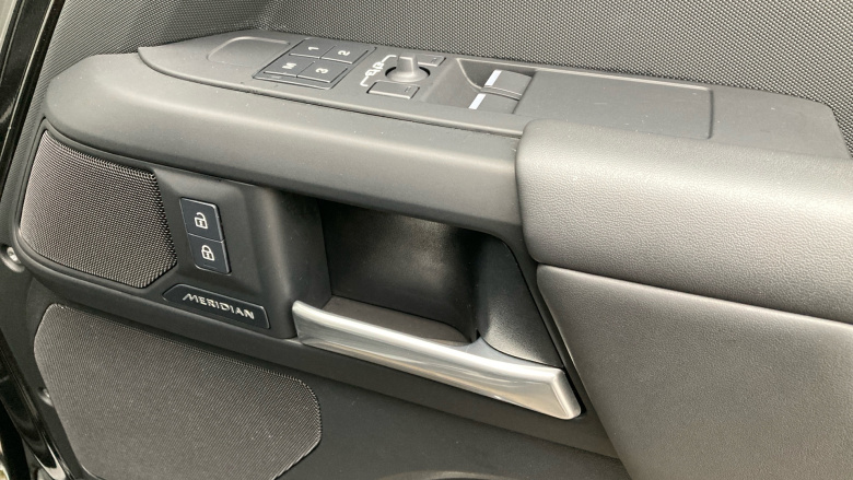 Land Rover Defender 90 Diesel 3.0 D250 Hard Top X-Dynamic HSE Auto [3 Seat]